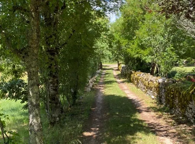 La Pause Noble Val Nyaraló Saint-Antonin
